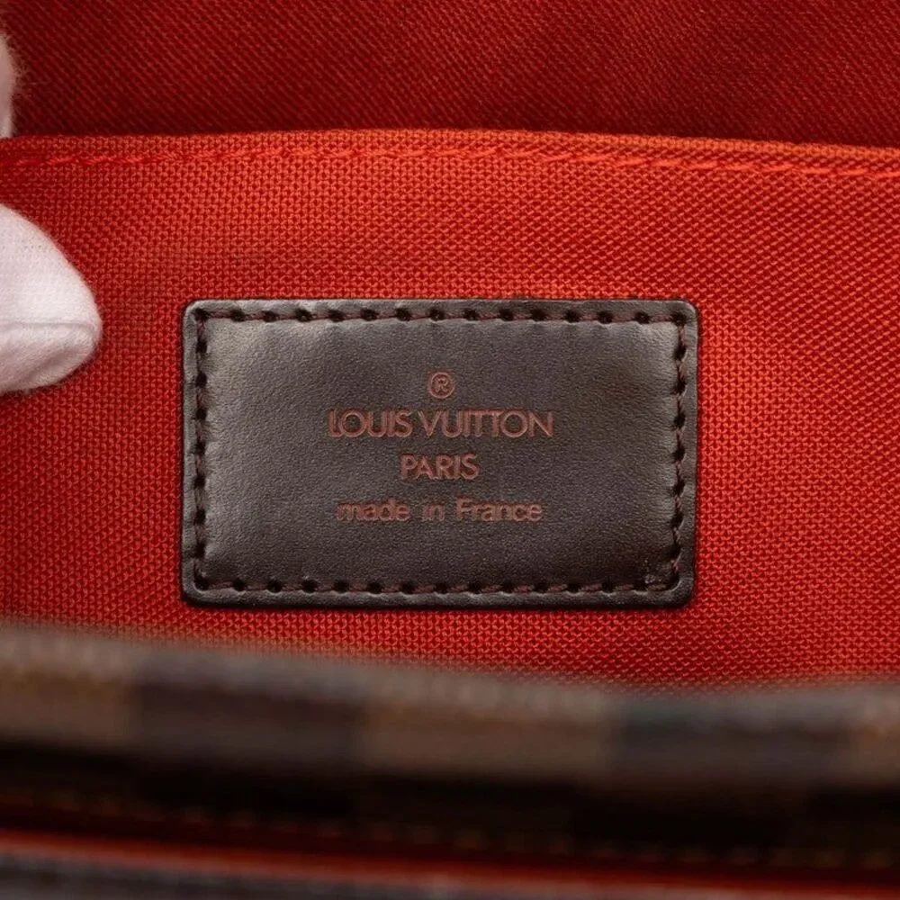 Louis Vuitton delivery duty